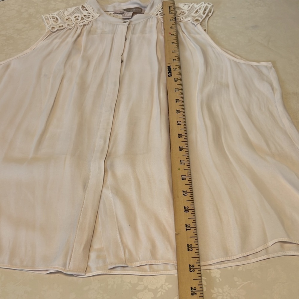 Forever 21 Beige Crochet Shoulder Top Size L - Picture 5 of 5